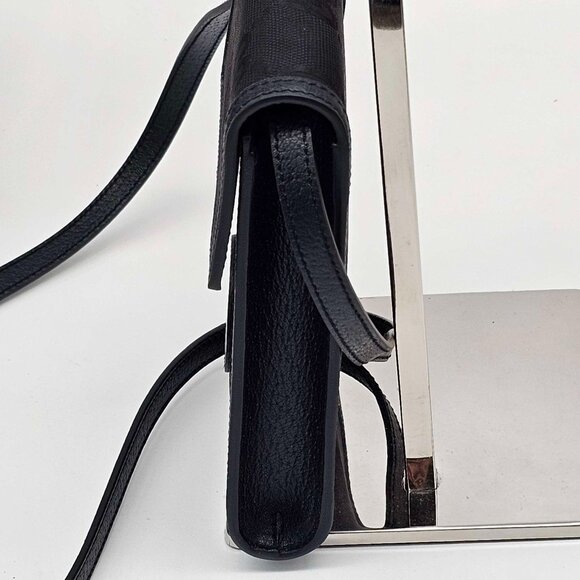 GUCCI Leather Phone Pouch Bag 300-042525 - Picture 4 of 10